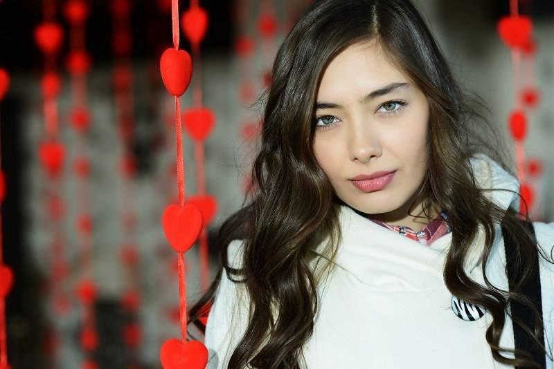 Neslihan Atagül'ün gözaltı torbalarından kurtuldu