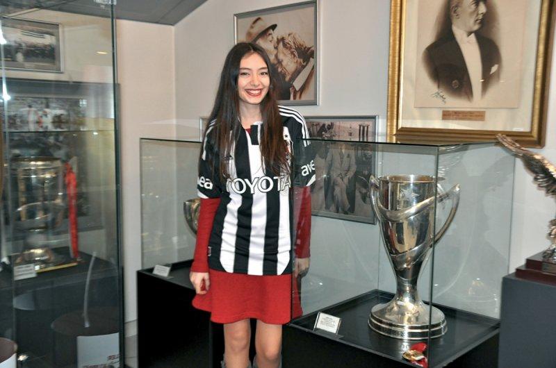 Neslihan Atagül'ün gözaltı torbalarından kurtuldu