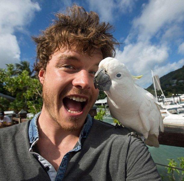 Allan Dixon'un en büyük tutkusu hayvanlarla selfie çekmek