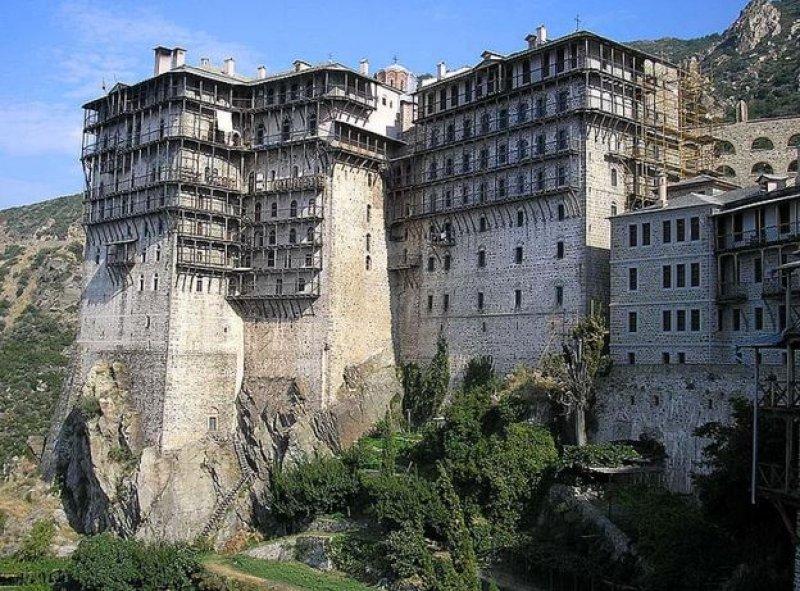 Kadınların girmesi yasak olduğu tek yer: Aynaroz