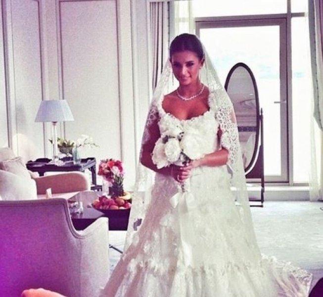 Buse Terim düğün fotoğraflarını paylaştı