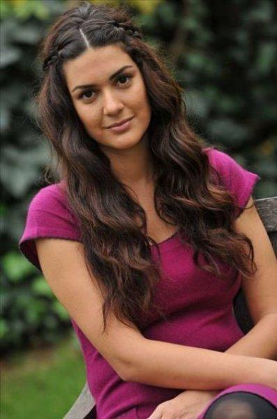 Bergüzar Korel'in 6 hali