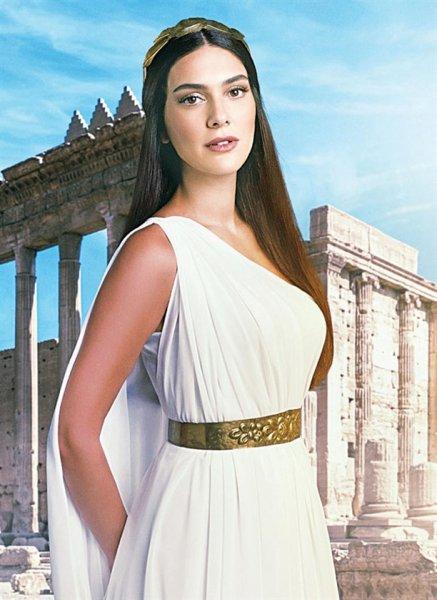 Bergüzar Korel'in 6 hali