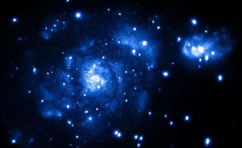 İki galaksinin birleşme anı görüntülendi