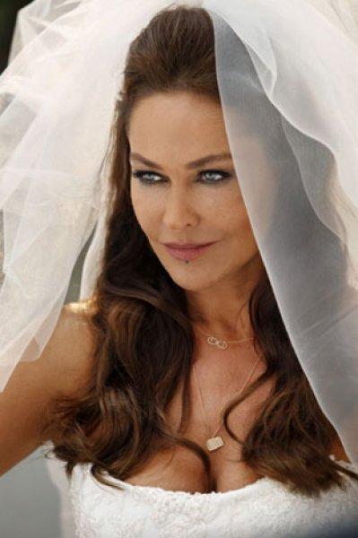 Hülya Avşar kızı Zehra'ya cip aldı