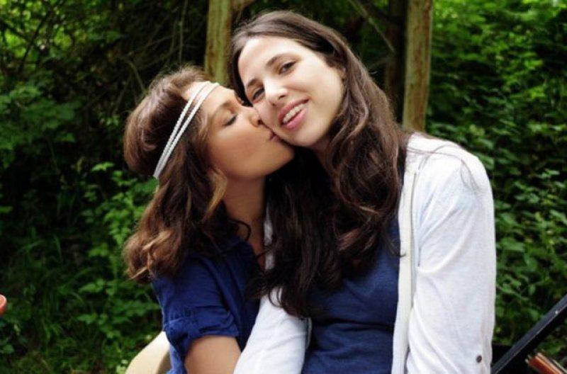 Hülya Avşar kızı Zehra'ya cip aldı