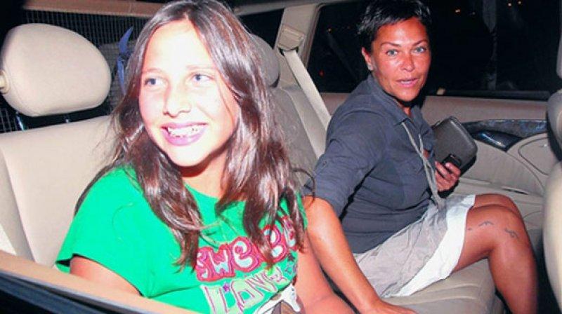 Hülya Avşar kızı Zehra'ya cip aldı