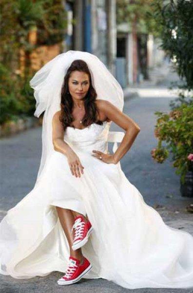 Hülya Avşar kızı Zehra'ya cip aldı