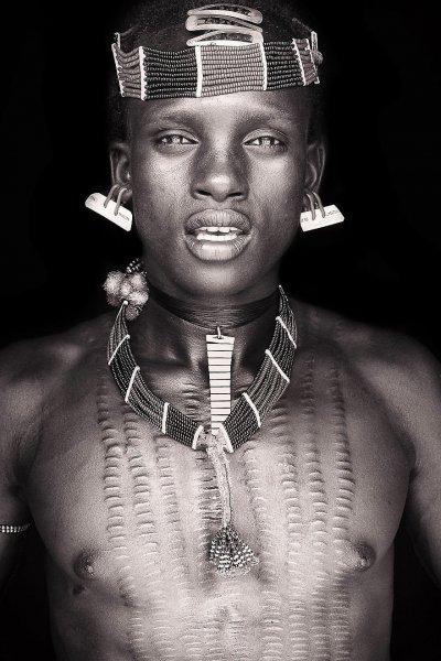 Afrika'da kalan son göçebe kabilelerden büyüleyici portreler 