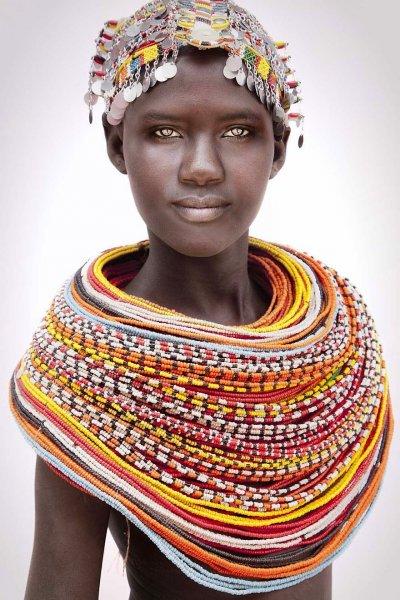 Afrika'da kalan son göçebe kabilelerden büyüleyici portreler 