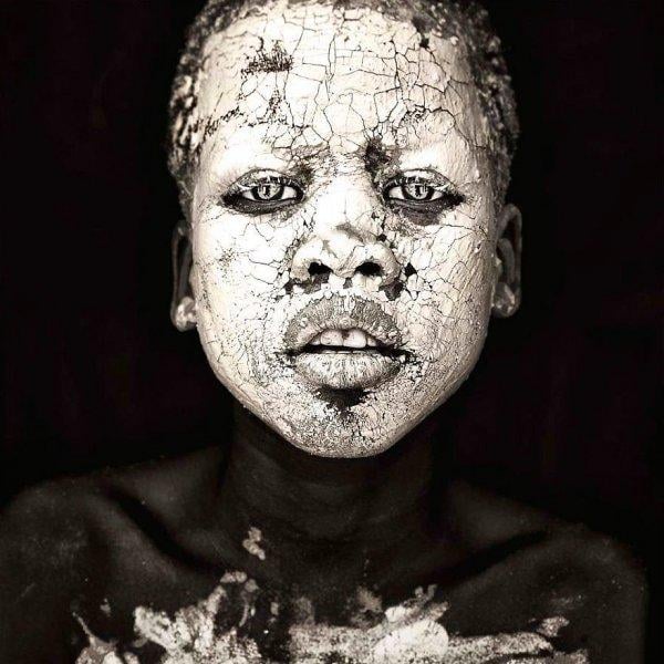 Afrika'da kalan son göçebe kabilelerden büyüleyici portreler 