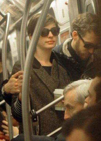 Metroyu tercih eden Hollywood yıldızları - Resim 13