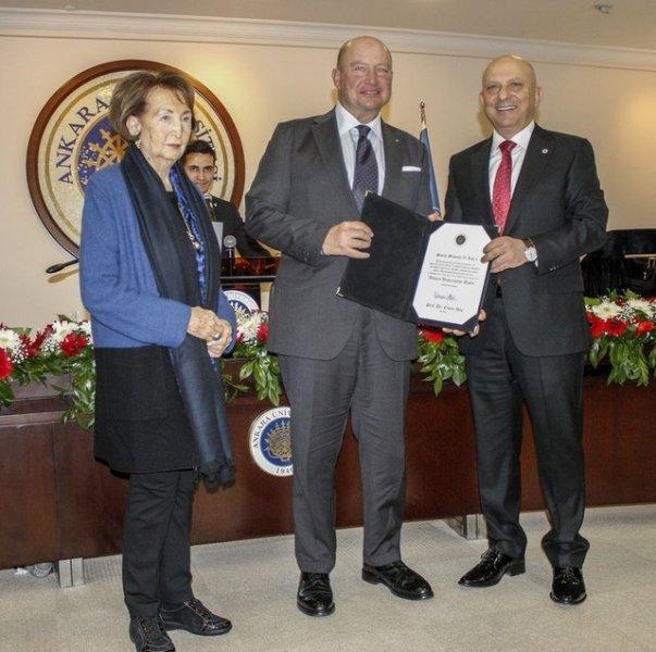 Mustafa Vehbi Koç kimdir?