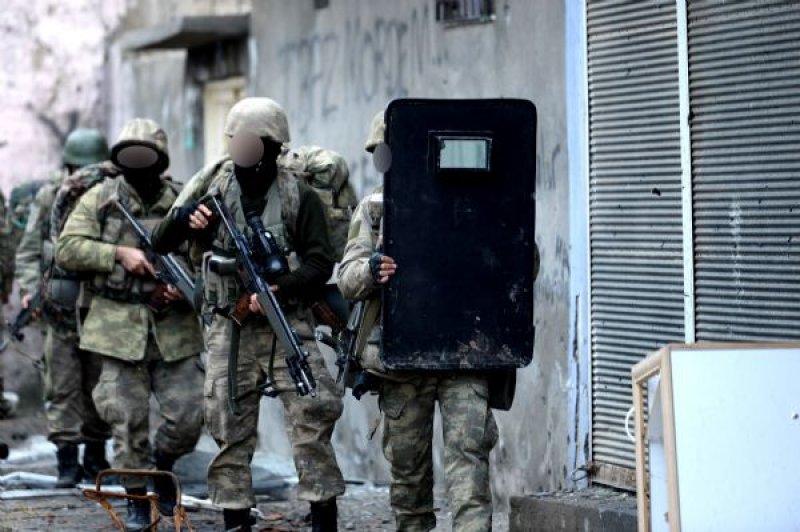 Cizre'de operasyonun 43. günü kamerada