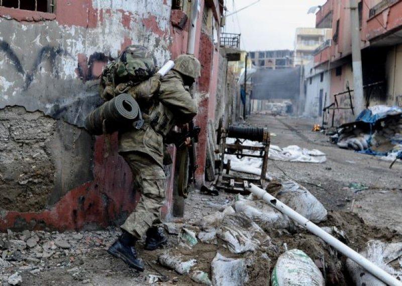 Cizre'de operasyonun 43. günü kamerada