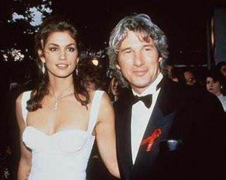 Genç yaşta evlenen ünlüler