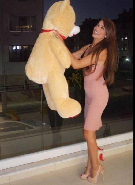 Ebru Şancı'ya doğum hediyesi