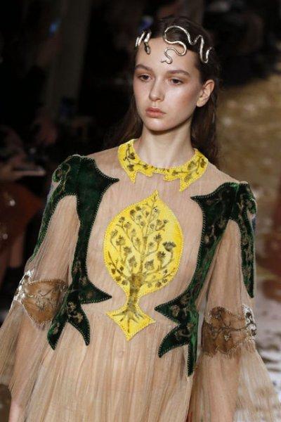 Paris'te şeffaf şov