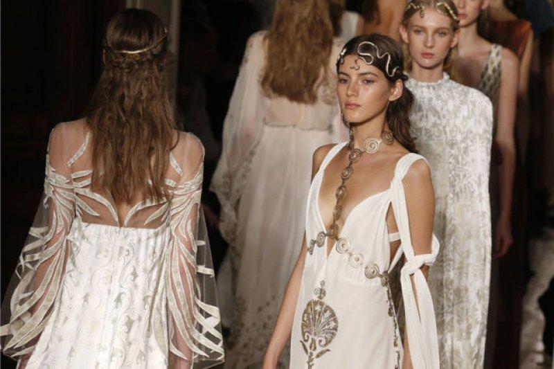 Paris'te şeffaf şov