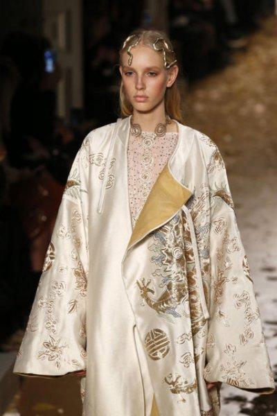 Paris'te şeffaf şov