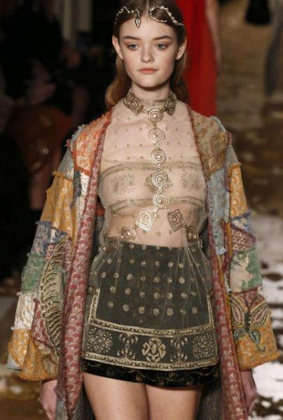 Paris'te şeffaf şov