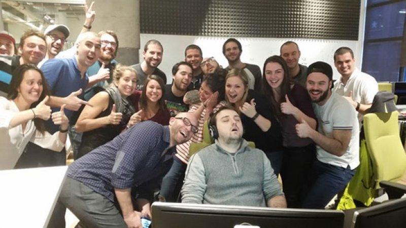 Sosyal medyanın yeni ikonu: Stajın ilk günü uyuyan adam