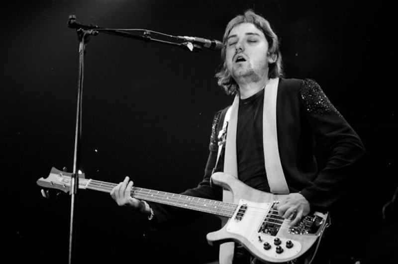 Sosyal medyanın yeni ikonu: Stajın ilk günü uyuyan adam