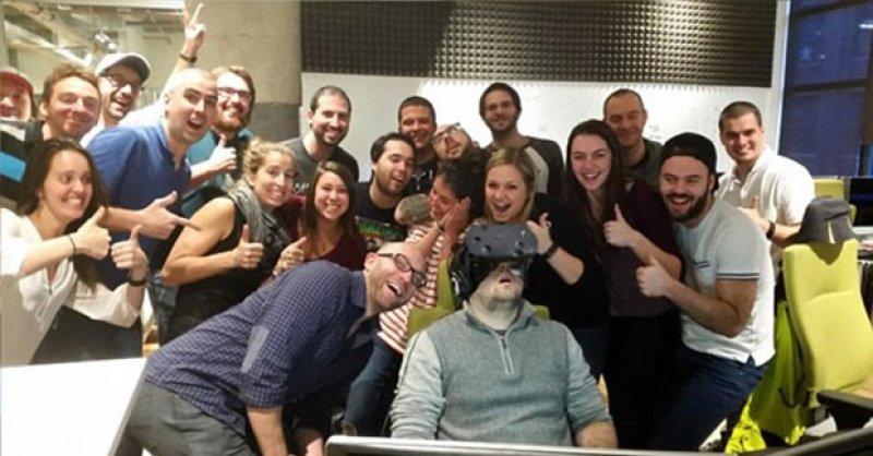 Sosyal medyanın yeni ikonu: Stajın ilk günü uyuyan adam