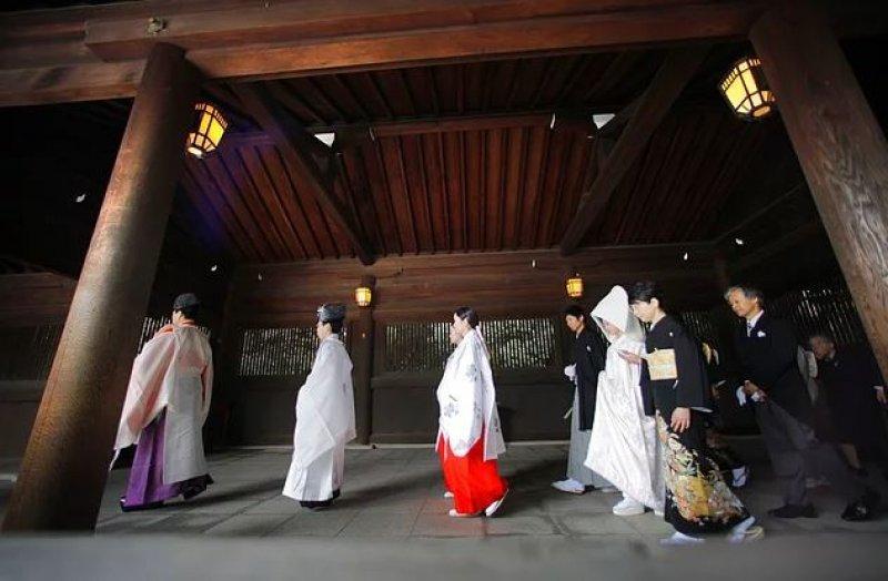 Dünyanın farklı ülkelerindeki gelinlik modelleri 