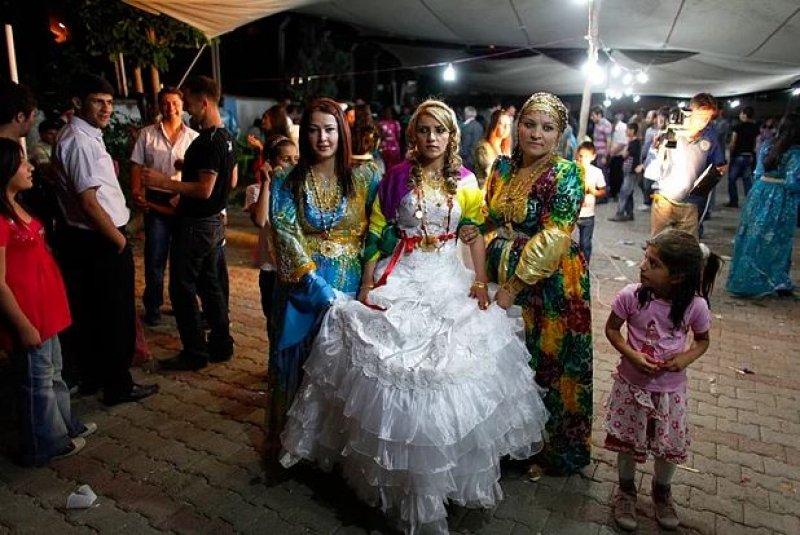 Dünyanın farklı ülkelerindeki gelinlik modelleri 