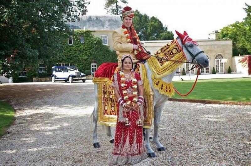 Dünyanın farklı ülkelerindeki gelinlik modelleri 