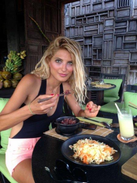 Şeyda Coşkun evinin kapılarını açtı 