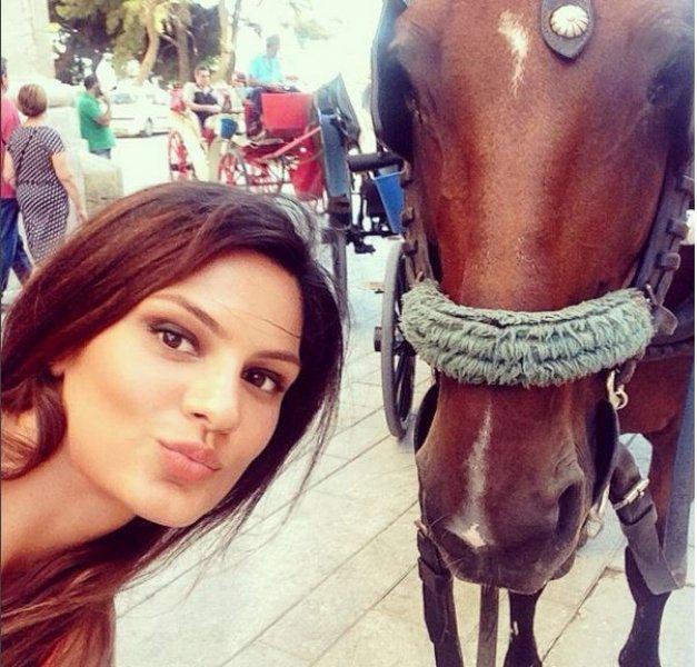 Tolgahan Sayışman'dan sevgilisine Roma sürprizi