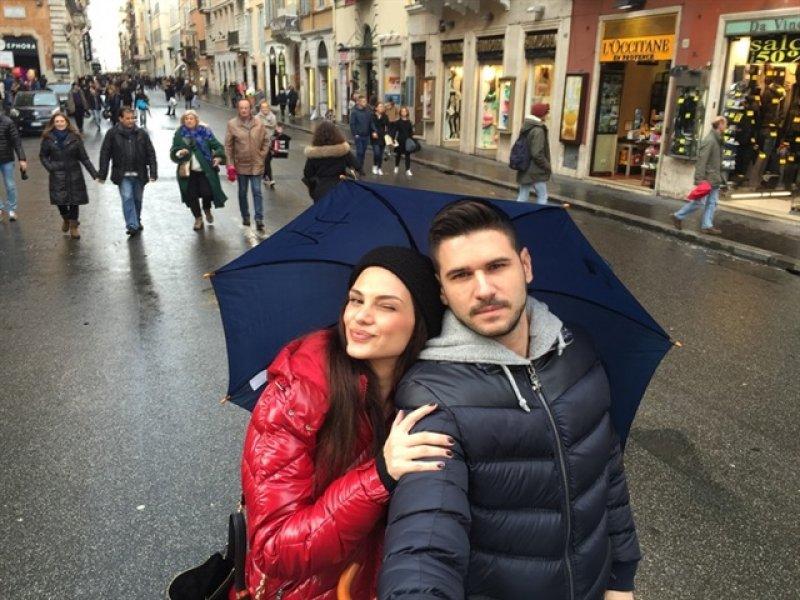 Tolgahan Sayışman'dan sevgilisine Roma sürprizi