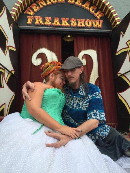 Dünyanın en ilginç çifti: Sakallı kadın ve yengeç adam