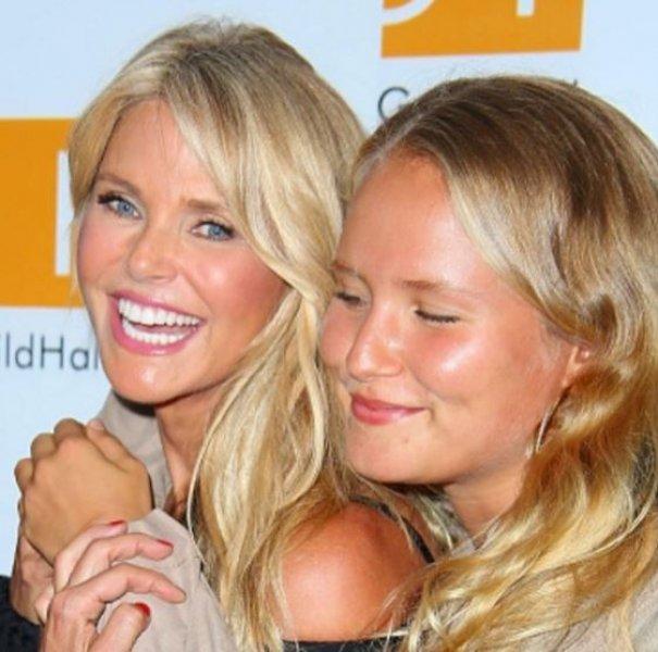 Dünyanın en genç görünen kadını: Christie Brinkley - Resim 6