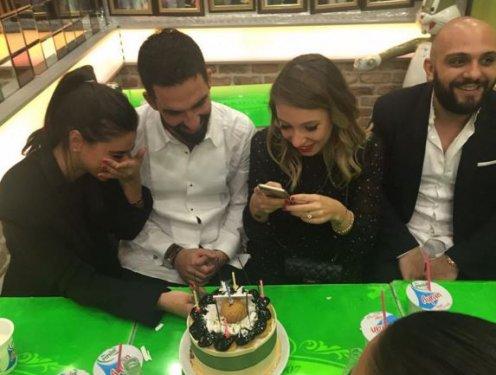 Arda Turan Aslıhan Doğan'la ilk kez el ele görüntülendi