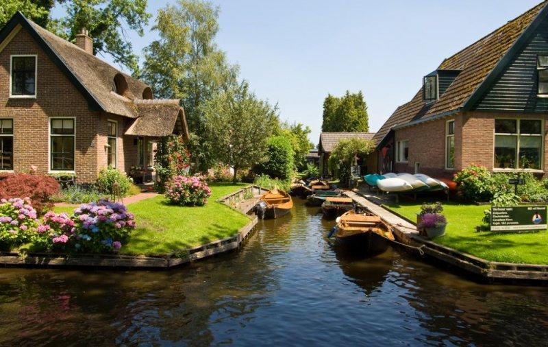 Arabanın yasak olduğu köy: Giethoorn