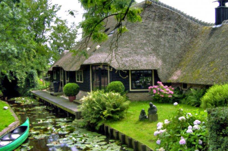 Arabanın yasak olduğu köy: Giethoorn