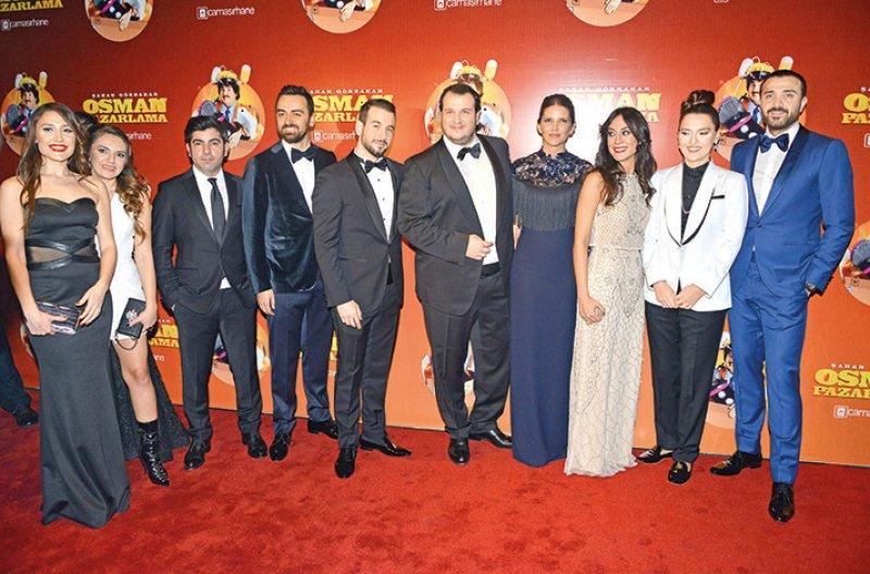 Şahan Gökbakar eşi ile el ele 