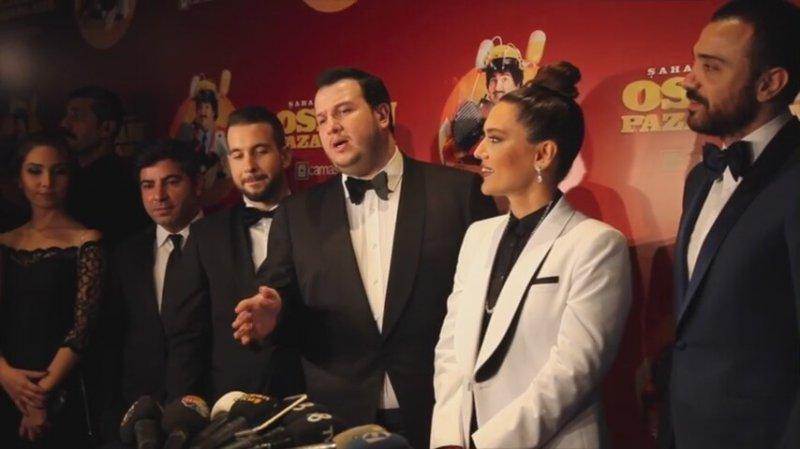 Şahan Gökbakar eşi ile el ele 