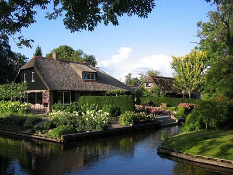 Arabanın yasak olduğu köy: Giethoorn