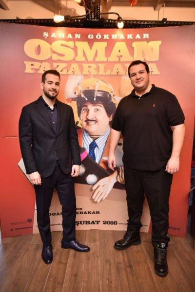 Şahan Gökbakar eşi ile el ele 