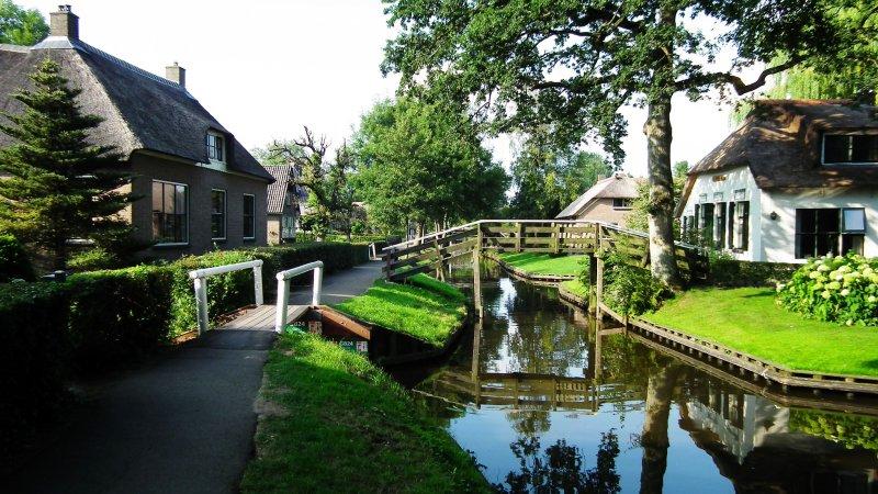 Arabanın yasak olduğu köy: Giethoorn