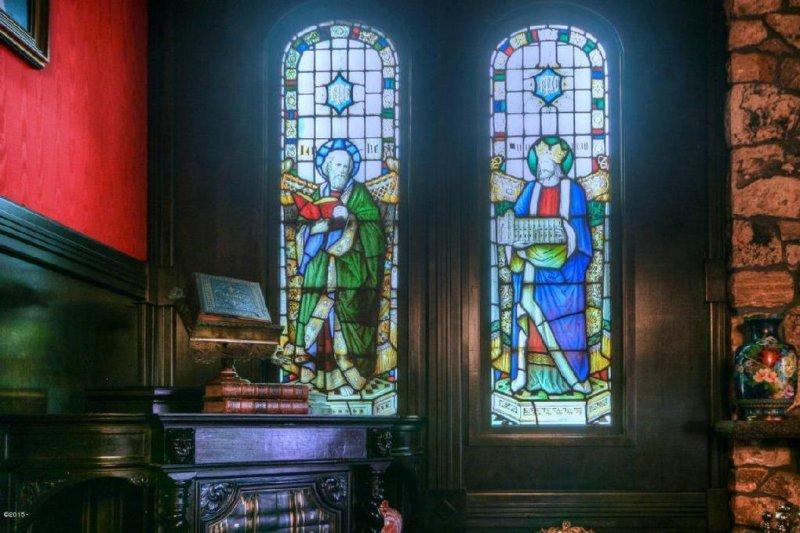 İç dekorasyonuyla kaleyi andıran tarihi ev