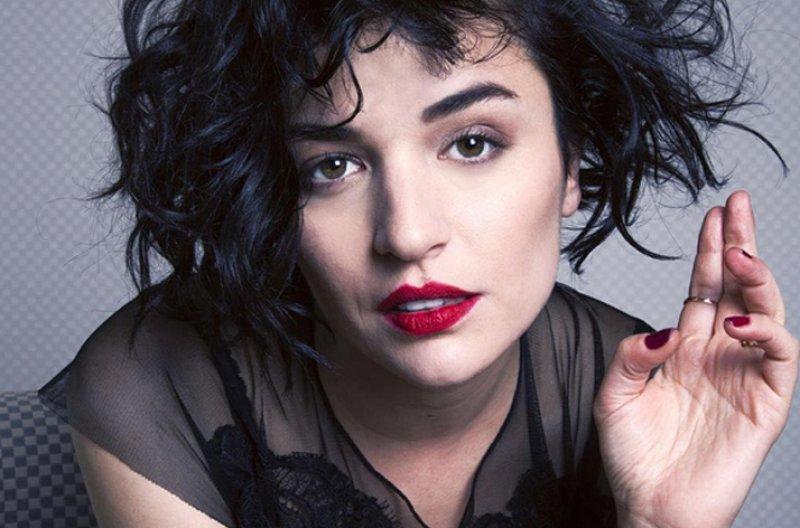 Oyuncu Gonca Vuslateri eski haliyle dalga geçti 