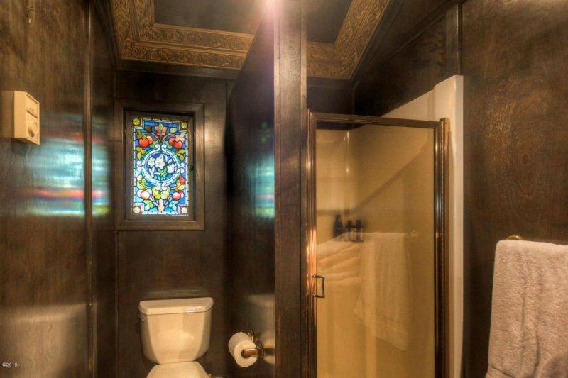 İç dekorasyonuyla kaleyi andıran tarihi ev