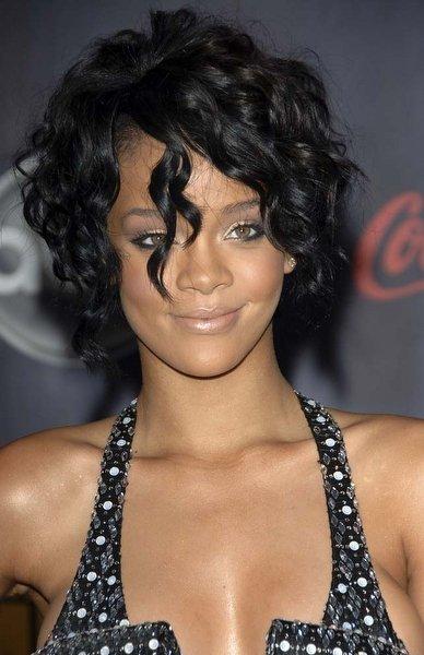 Ünlü şarkıcı Rihanna'nın farklı tarzları 