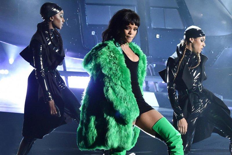 Ünlü şarkıcı Rihanna'nın farklı tarzları 