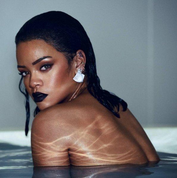 Ünlü şarkıcı Rihanna'nın farklı tarzları 